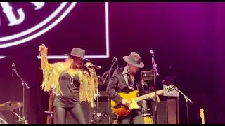 Thumbnail: Six Gun Sally, Aimee Jane Williams - Stay, Live Concert