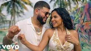 Thumbnail: Farruko x Becky G – Me Enteré (Letra Oficial)