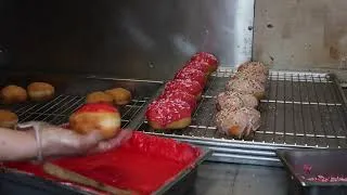 Thumbnail: MAKING DELICIOUS DONUTS AT MY DONUT SHOP (making Valentine Donuts 🍩)