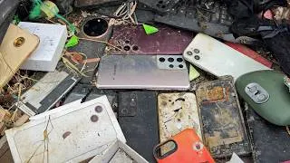 Thumbnail: 🔥Great Day! A Lot of Phone Trash!, i Found Galaxy S21 Ultra & More! - Restoration Destroyed Phone.