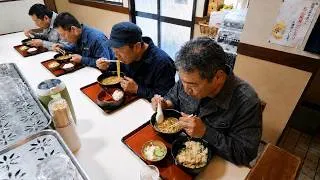 Thumbnail: How a Dying Udon Shop Turned One Curry Into $25,000 a Month