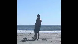 Thumbnail: Metal detectors guy