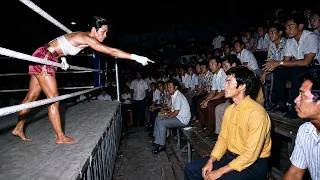 Thumbnail: Undefeated Muay Thai Champion Pointed at a Quiet Man and Said “That One” — She Had No Idea It Was...