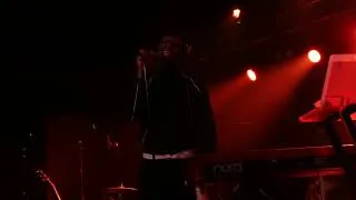 Thumbnail: Samm Henshaw - "Alone Again" (Live in Boston)