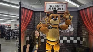 Thumbnail: Scary Animatronics at Spirit Halloween! 