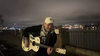Thumbnail: ”Dra åt helvete” (akustisk gitarr) Neonberger feat TIM - live från Fjällgatan