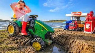 Thumbnail: What to Do During a Landslide | Darius Saves the Tractor!