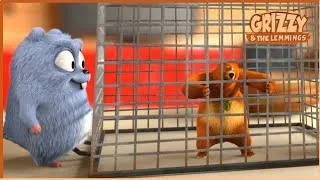 Thumbnail: Magical Shrink Machine 🪄🐻 Grizzy tiny vs giant 🤣