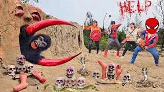Thumbnail: Brave Spider-Man Kills Giant Monster And 100 Snakes