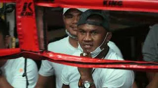 Thumbnail: What happens when Muay Thai legend Buakaw jumps in your corner!