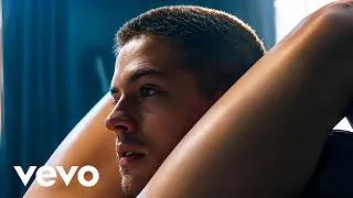 Thumbnail: Kiss And Love – Need You Close Again (Official Music Video)