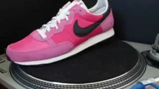 Thumbnail: Nike-Challenger-Pink