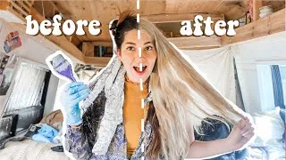 Thumbnail: Bleaching my Hair in my Van
