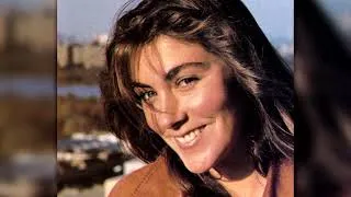 Thumbnail: Laura Branigan - Look At Me Now & Memories - The Mike Douglas Show (1978)