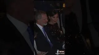 Thumbnail: Letizia le da lecciones a Felipe VI.La maestra y el alumno.LA AMA Y EL ESCLAVO