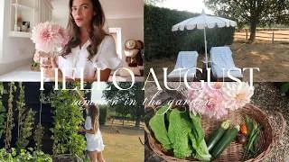 Thumbnail: I NEED YOUR HELP & HOW DO I GET RID OF THIS!!  / A REALISTIC SUMMER GARDEN TOUR