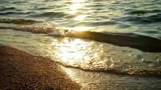 Thumbnail: Recline and Relax. Ocean waves and a smooth country jazz.