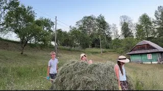 Thumbnail: 🌾 Life in the mountains for a large family — the end of the hay harvest 🏔️🌞