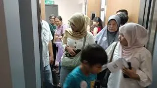 Thumbnail: Busy Brand New Trident elevator at Sarawak Science Center - Kuching Sarawak
