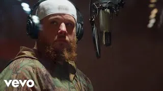 Thumbnail: Luke Combs - Seeing Someone (Official Studio Video)