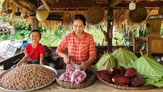 Thumbnail: How to make steamed corn, banana blossom, and pork wrapped in natural leaves for sale | Living alone