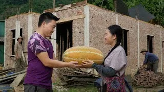 Thumbnail: A small gift for her loved one – Ly Thi Di gave Zim a Korean cantaloupe.