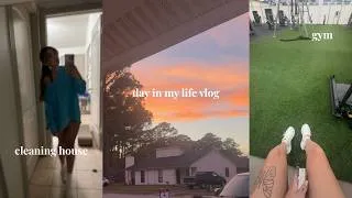 Thumbnail: spend the day with me! working out, cleaning, pr, new camera lens!