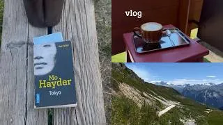 Thumbnail: Slow days, reading and hiking | Off work lost in the mountains