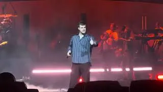 Thumbnail: Alex Warren - Burning Down (Live in Manchester 2026)