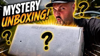 Thumbnail: Unboxing an 8 FOOT SNAKE 