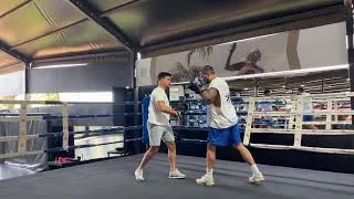 Thumbnail: Defend the cross from closed guard and counter attack | Boxing