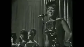 Thumbnail: PATTI  LaBELLE & THE BLUE BELLES  -  (LIVE)  You Walk Never Alone