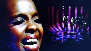 Thumbnail: Gladys Knight & The Pips - 'Giving Up Is Hard to Do' (1972 Live Performance)