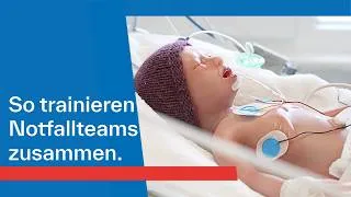 Thumbnail: Ein Notfall, viele Fachkräfte, ein Ziel: So wird Teamwork im Krankenhaus trainiert.