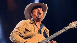 Thumbnail: Garth Brooks singing “Callin’ Baton Rouge”