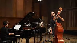 Thumbnail: Camille Saint-Saëns - L'elephant (Performed by Michael Mizrahi)