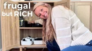 Thumbnail: How I Save Thousands As A Minimalist