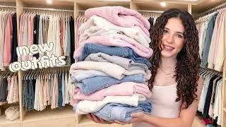 Thumbnail: Putting Together Outfits for My Dream Wardrobe 💖