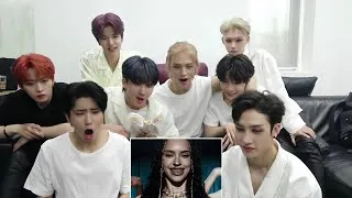 Thumbnail: Stray Kids Reaction LE SSERAFIM (르세라핌) x ILLIT (아일릿) x KATSEYE (캣츠아이) 'ICONIC BY MISTAKE' M/V