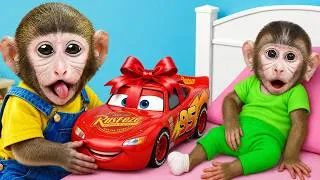 Thumbnail: Monkey Momo Take Care Of Baby Monkey With Sore Leg and Give Him A Surprise Gift