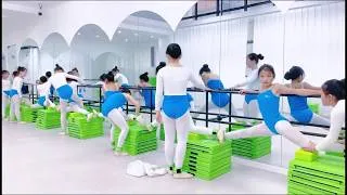 Thumbnail: Others can’t imagine the tearing stretch ache💃🥛😥🌼