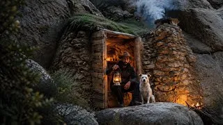Thumbnail: 1000-Year-Old Cave Turned Into a Cozy Survival House