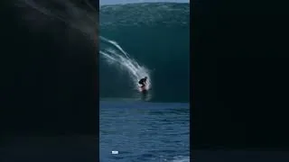 Thumbnail: TEAHUPO'O XXL "GIANT TOW IN BOMB" WAVE HITS THE BOAT! - MATAHI DROLLET #Shorts
