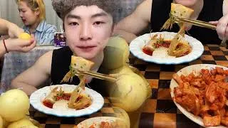 Thumbnail: 👨‍🦱 Sibling Feast  Chill Talk  Gentle ASMR Eating Sounds  Relaxed Chinese Mukbang Vibes 1