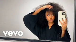 Thumbnail: Tyla- PULL ME CLOSER (Official music Audio).