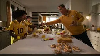 Thumbnail: Nestle Toll House Chocolate Chip Cookies are the way to go! Take it from Peyton Manning🍪