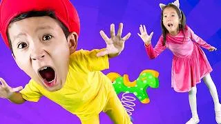 Thumbnail: Play Nice at The Playground | Good Manner Song | Kids Songs & Nursery Rhymes by Nomad Kids