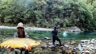 Thumbnail: Walking 2 Days to Fish INCREDIBLE Stream (in New Zealand)