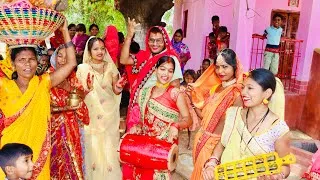 Thumbnail: शादी में काली मां के पूजा करने गांव की औरतें कैसे विधि-विधान से जाती है,कैसे झूम कर नया गीत गाती हैं