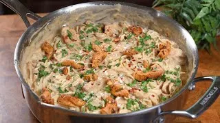 Thumbnail: Spaghetti Pasta Tastes Delicious with Chicken and This Rich & Flavorful White Sauce!